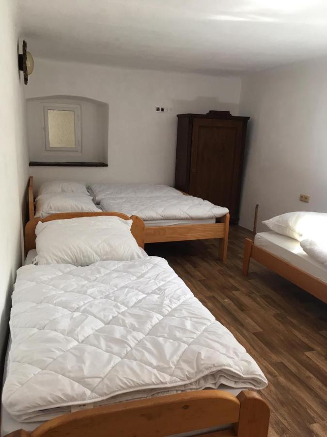 Statek Stranovice Apartment Malenice ภายนอก รูปภาพ
