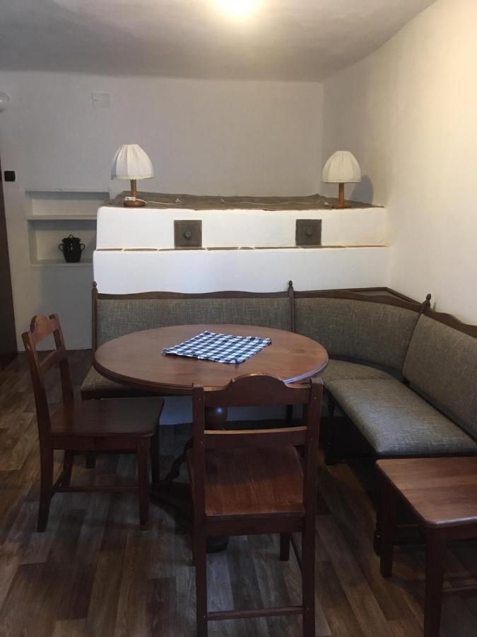 Statek Stranovice Apartment Malenice ภายนอก รูปภาพ